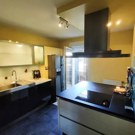 Parvis : Calme, Vue, Elegant, Spacieux, Securise Et Apartamento *